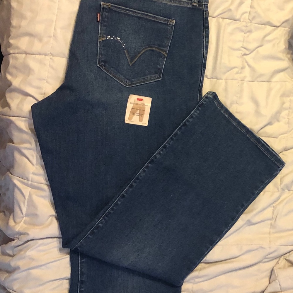 New with tags Levi’s bootcut